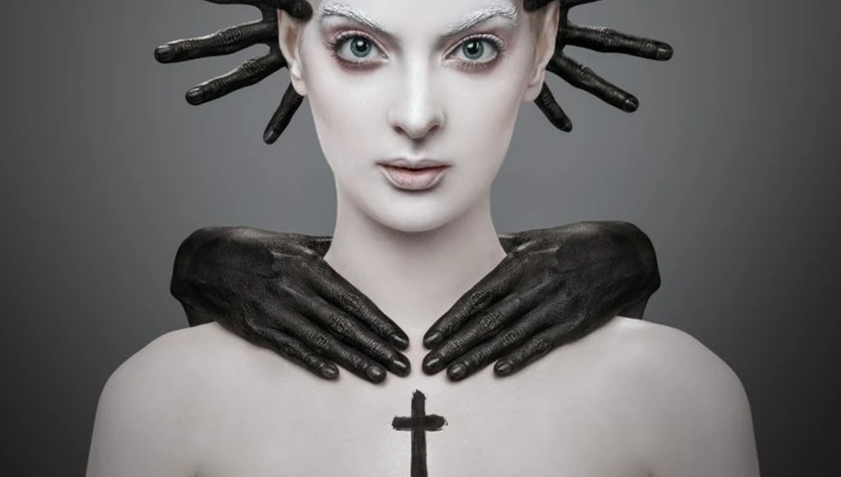 Hand Maid